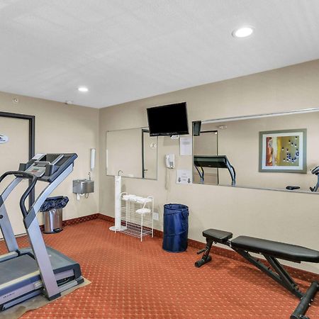 Hotel Baymont By Wyndham Cedar Rapids Zewnętrze zdjęcie