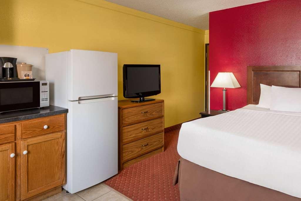 Hotel Baymont By Wyndham Cedar Rapids Pokój zdjęcie