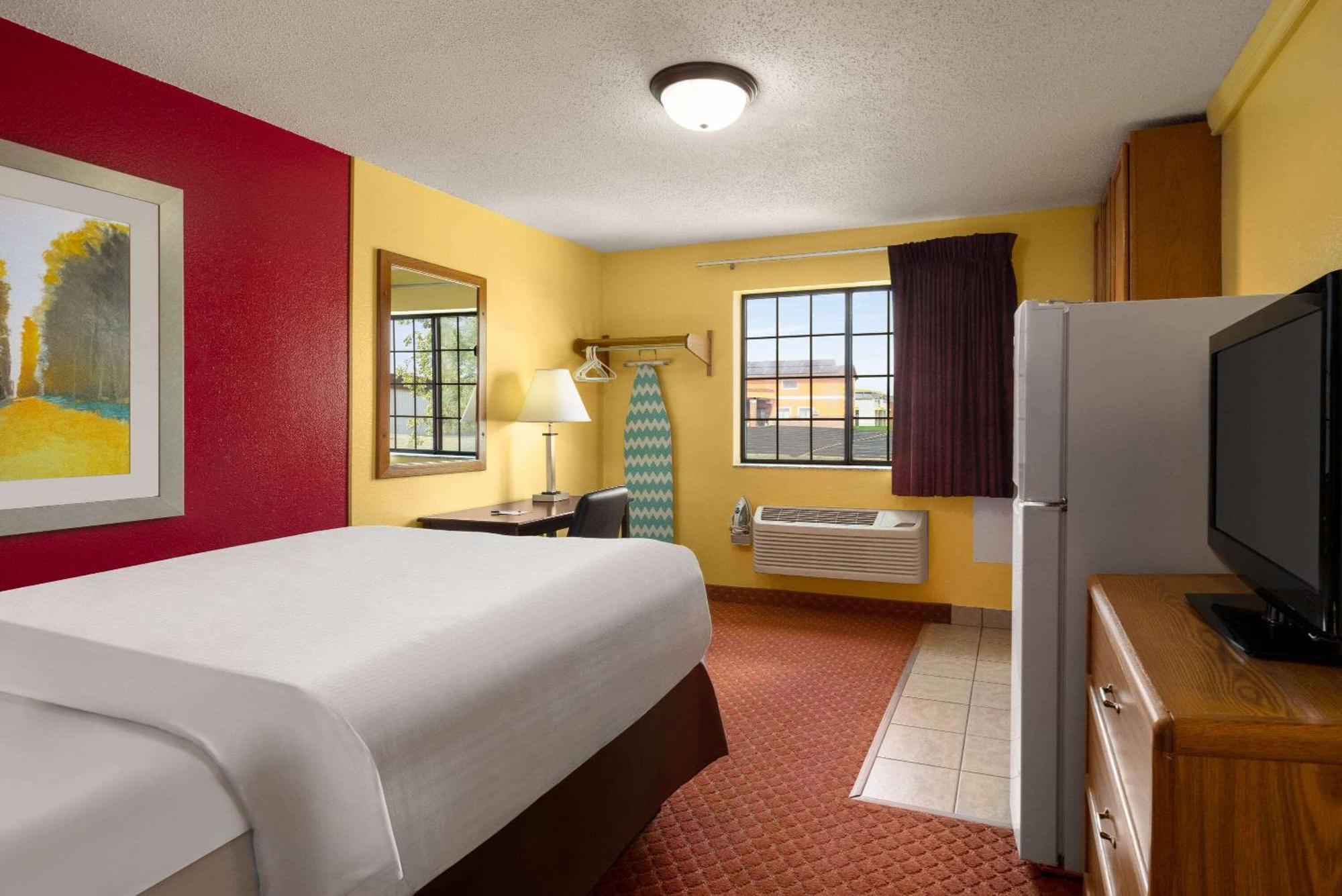 Hotel Baymont By Wyndham Cedar Rapids Zewnętrze zdjęcie
