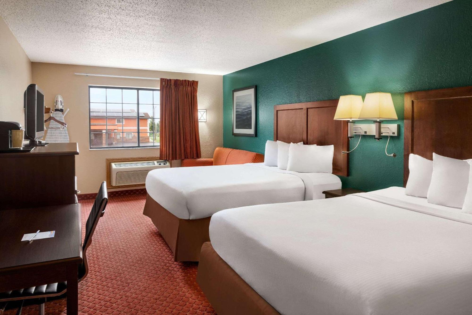 Hotel Baymont By Wyndham Cedar Rapids Zewnętrze zdjęcie