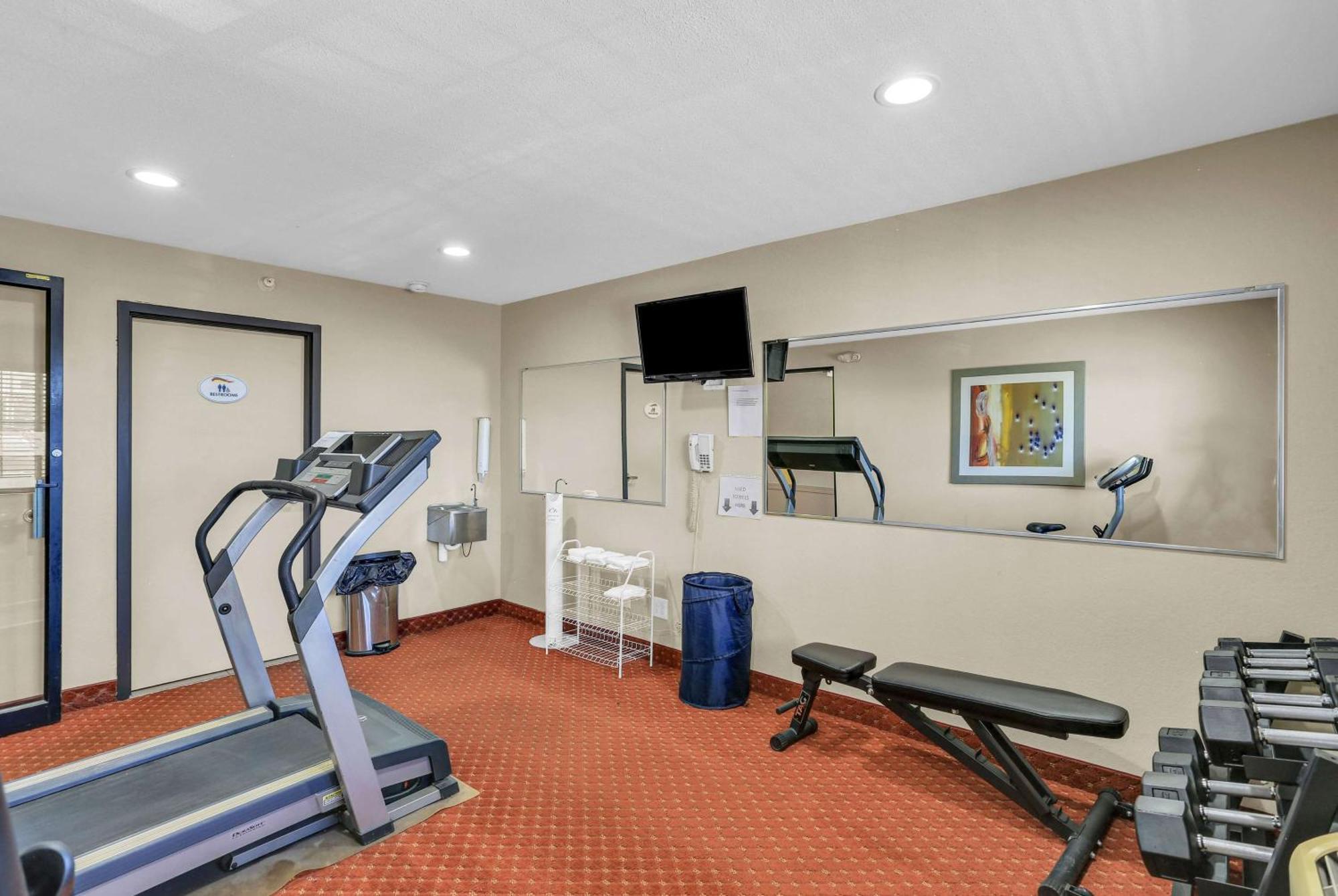 Hotel Baymont By Wyndham Cedar Rapids Zewnętrze zdjęcie