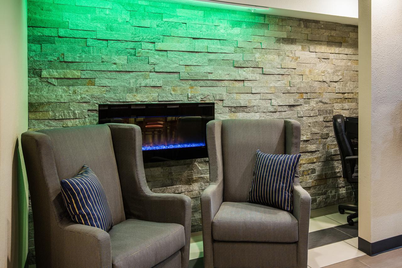 Hotel Baymont By Wyndham Cedar Rapids Zewnętrze zdjęcie